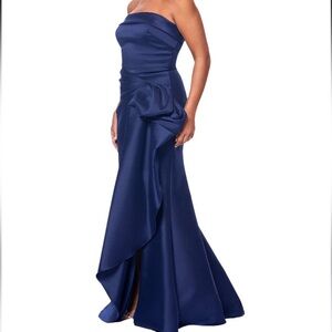 Dark Navy strapless formal gown Sz 6
